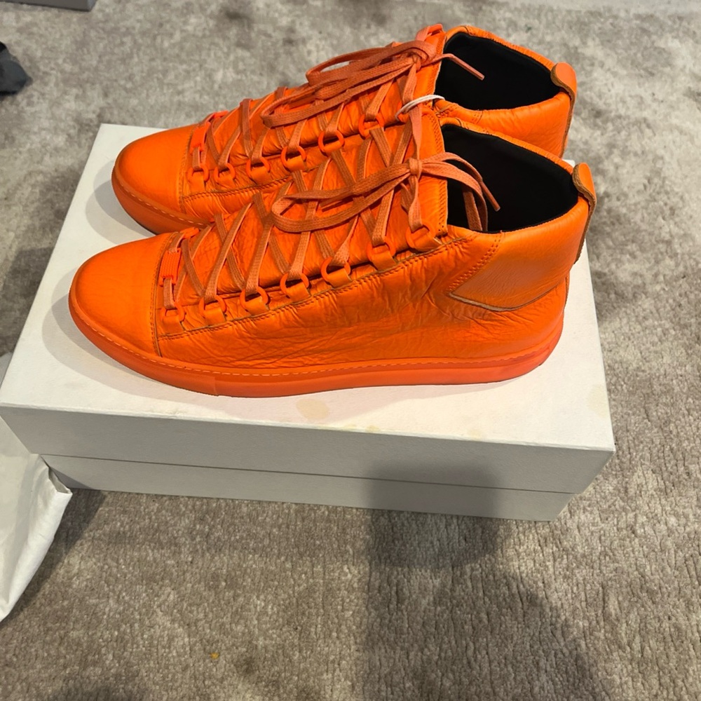 Balenciaga arenas